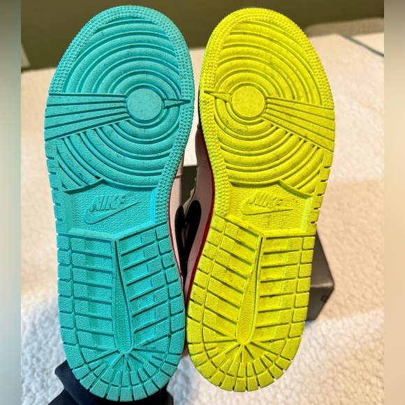 Air Jordan 1 Low Grades (GS) White / Multi Neon, 5.5 Youth - Picture 5 of 5